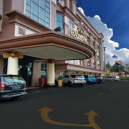 Olympic Hotel Jakarta Exteriör bild