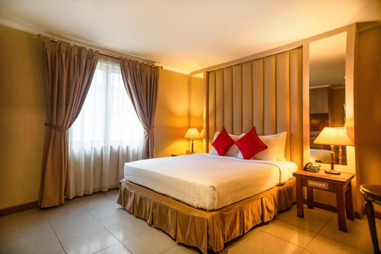 Olympic Hotel Jakarta Exteriör bild