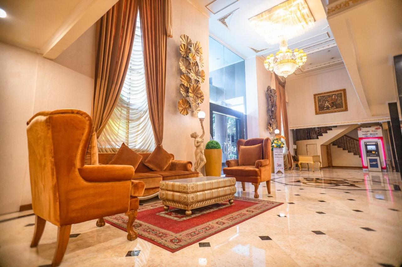 Olympic Hotel Jakarta Exteriör bild