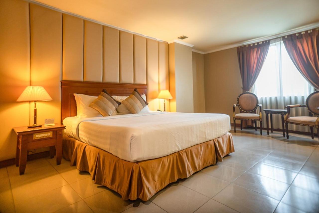 Olympic Hotel Jakarta Exteriör bild