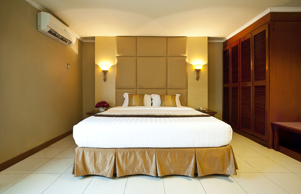 Olympic Hotel Jakarta Exteriör bild